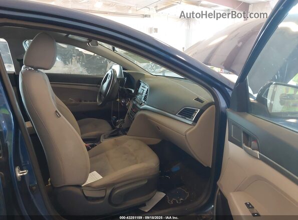 5NPD74LF6HH183424 2017 HYUNDAI ELANTRA Blue Вид салону спереду
