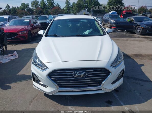 5NPE24AF2JH680983 2018 HYUNDAI SONATA White Вид задньої частини салону