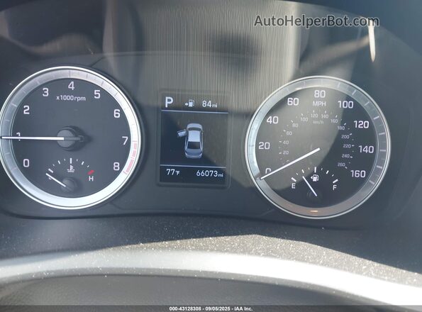 5NPE24AF2JH680983 2018 HYUNDAI SONATA White Вид задніх сидінь