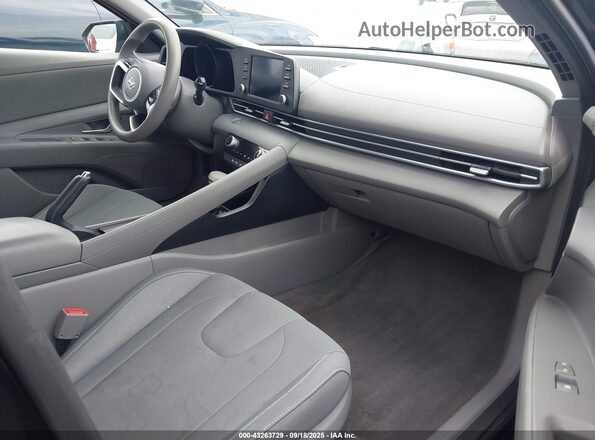 5NPLM4AG4MH012147 2021 HYUNDAI ELANTRA Black Вид салону спереду