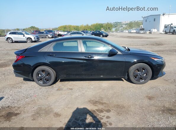 5NPLM4AG7NH063904 2022 HYUNDAI ELANTRA Black უკანა სალონის ხედი