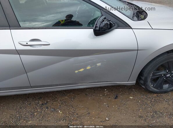 5NPLM4AGXNH063847 2022 HYUNDAI ELANTRA Серебряный 