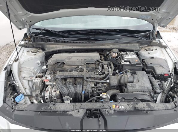 5NPLM4AGXNH063847 2022 HYUNDAI ELANTRA Серебряный Вид сзади