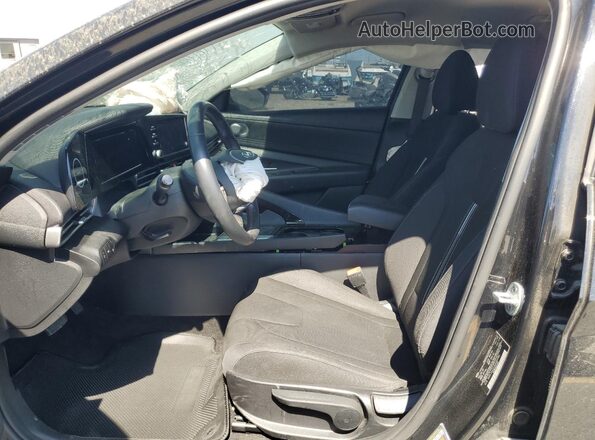 5NPLS4AGXMH009985 2021 HYUNDAI ELANTRA Черный Вид салона спереди