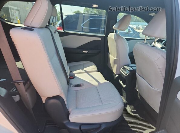 5TDAAAB67RS004551 2024 LEXUS TX Белый Вид задней части салона