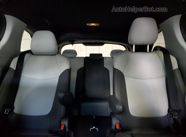 5TDDRKECXNS082720 2022 TOYOTA SIENNA Silver უკანა სავარძლების ხედი