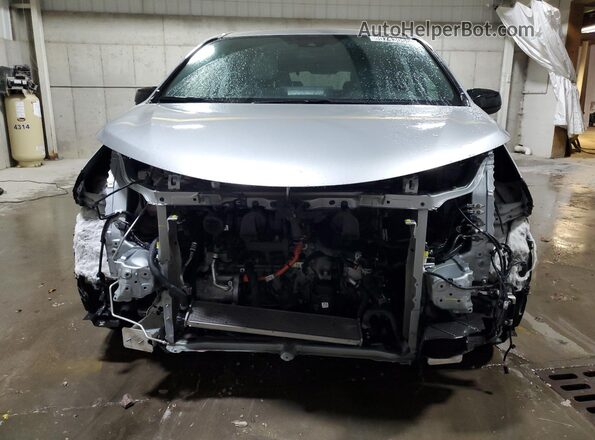 5TDDRKECXNS082720 2022 TOYOTA SIENNA Silver წინა ხედი