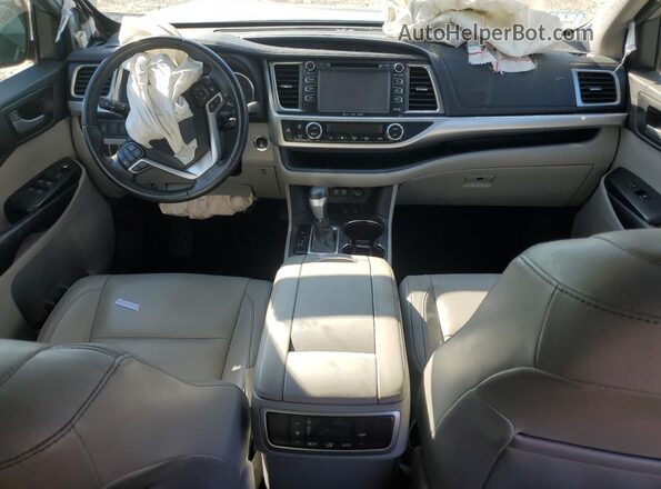 5TDJZRFH0JS497562 2018 TOYOTA HIGHLANDER Серый Вид панели приборов