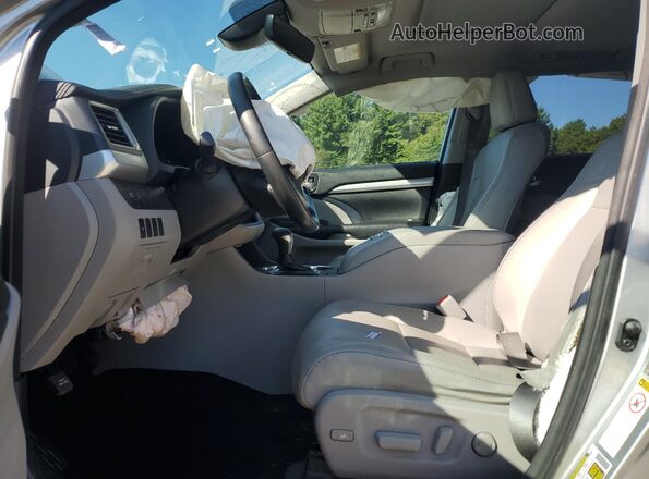 5TDJZRFH0JS497562 2018 TOYOTA HIGHLANDER Серый Вид салона спереди