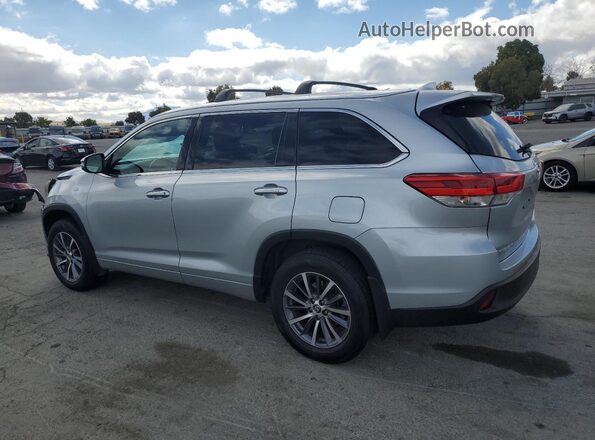 5TDJZRFH1JS812949 2018 TOYOTA HIGHLANDER Silver Tył lewy