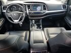 2018 Toyota Highlander Se Silver vin: 5TDJZRFH1JS812949