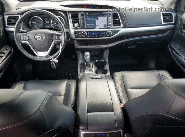 5TDJZRFH1JS812949 2018 TOYOTA HIGHLANDER Silver Widok deski rozdzielczej
