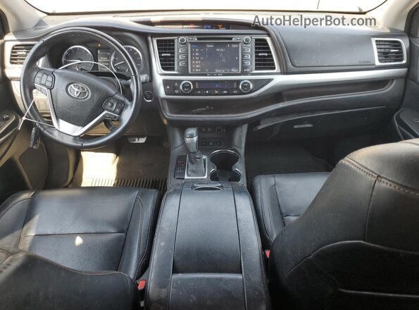 5TDJZRFH7JS830050 2018 TOYOTA HIGHLANDER Charcoal Dashboard view