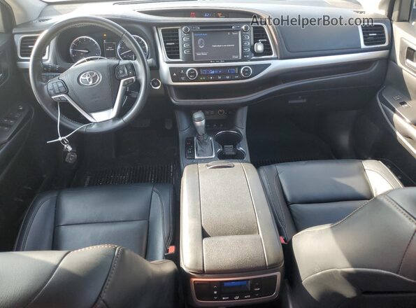 5TDJZRFH8JS888961 2018 TOYOTA HIGHLANDER White Dashboard view