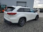 2018 Toyota Highlander Se White vin: 5TDJZRFH9JS493025