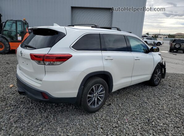 5TDJZRFH9JS493025 2018 TOYOTA HIGHLANDER White Tył prawy