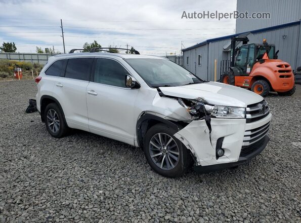 5TDJZRFH9JS493025 2018 TOYOTA HIGHLANDER White Przód prawy