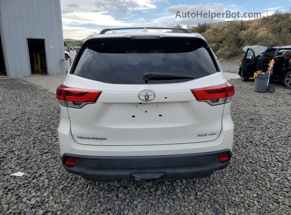 5TDJZRFH9JS493025 2018 TOYOTA HIGHLANDER White Widok z tyłu