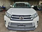 2018 Toyota Highlander Se White vin: 5TDJZRFH9JS525987