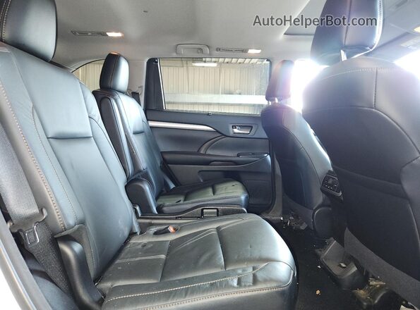 5TDJZRFH9JS525987 2018 TOYOTA HIGHLANDER White Vista interior trasera