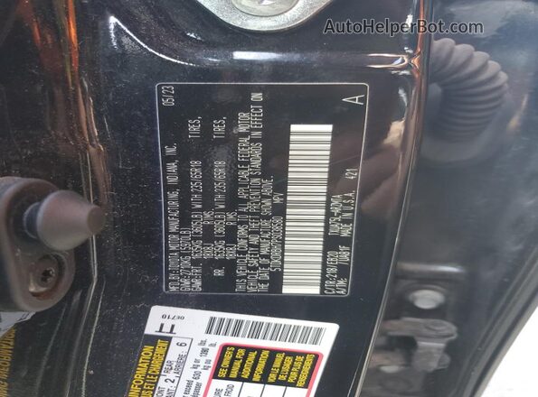 5TDKDRBH7PS038580 2023 TOYOTA HIGHLANDER Black Widok komory silnika