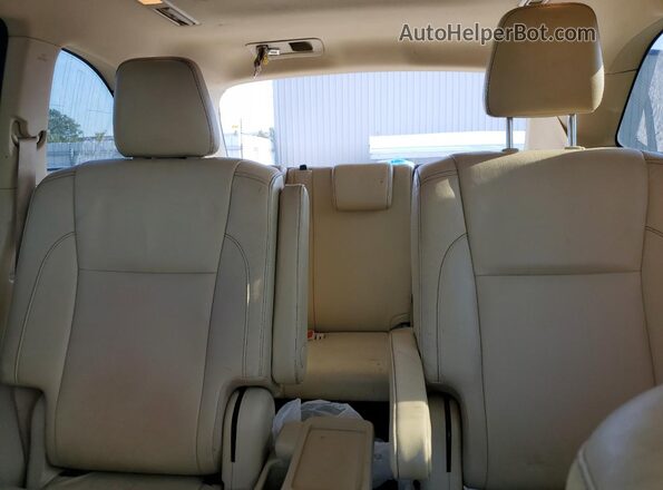 5TDKZRFH6JS527426 2018 TOYOTA HIGHLANDER White Widok tylnych siedzeń