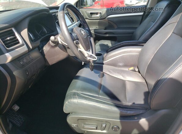 5TDKZRFH6JS538961 2018 TOYOTA HIGHLANDER Белый Вид салона спереди