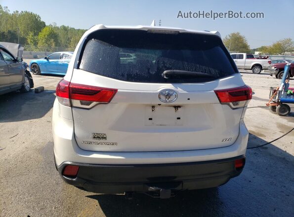 5TDKZRFH6JS538961 2018 TOYOTA HIGHLANDER Белый Вид сзади