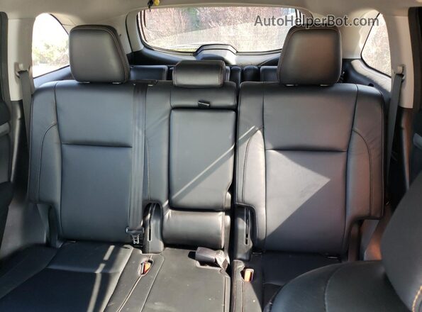 5TDKZRFH6JS538961 2018 TOYOTA HIGHLANDER Белый Вид задних сидений