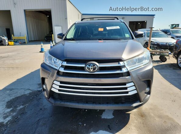 5TDKZRFH7JS530870 2018 TOYOTA HIGHLANDER Gray Front view