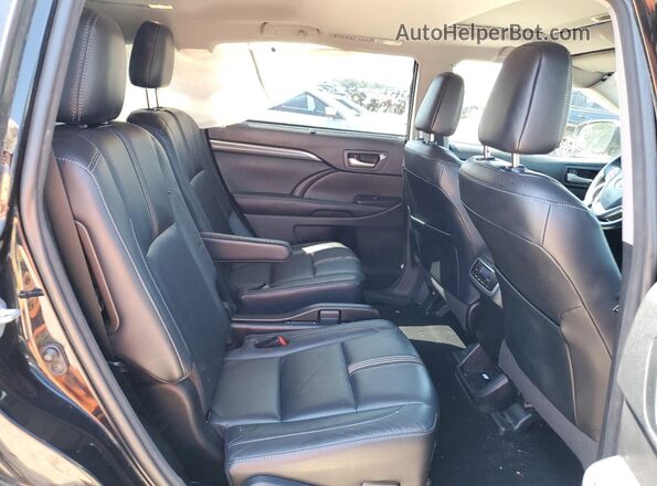 5TDKZRFH8JS528139 2018 TOYOTA HIGHLANDER Black Rear interior view