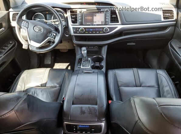 5TDKZRFH8JS528139 2018 TOYOTA HIGHLANDER Black Dashboard view