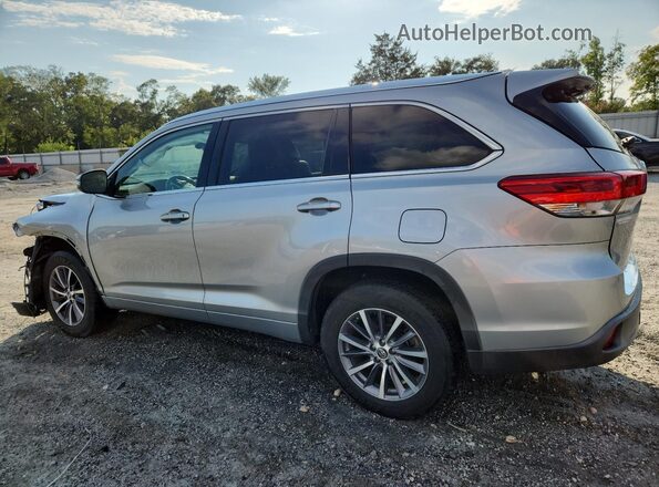5TDKZRFH8JS532742 2018 TOYOTA HIGHLANDER Silver Trasero izquierdo