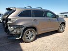 2018 Toyota Highlander Se Tan vin: 5TDKZRFH9JS245345