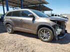 2018 Toyota Highlander Se Tan vin: 5TDKZRFH9JS245345