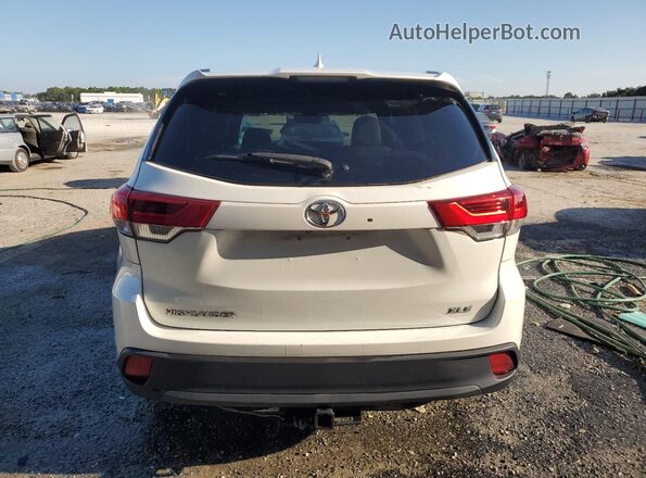 5TDKZRFHXJS547033 2018 TOYOTA HIGHLANDER White Rear view