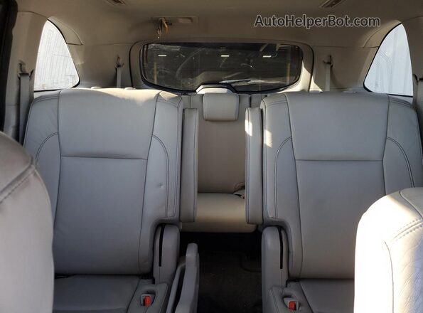 5TDKZRFHXJS547033 2018 TOYOTA HIGHLANDER White Rear seats view