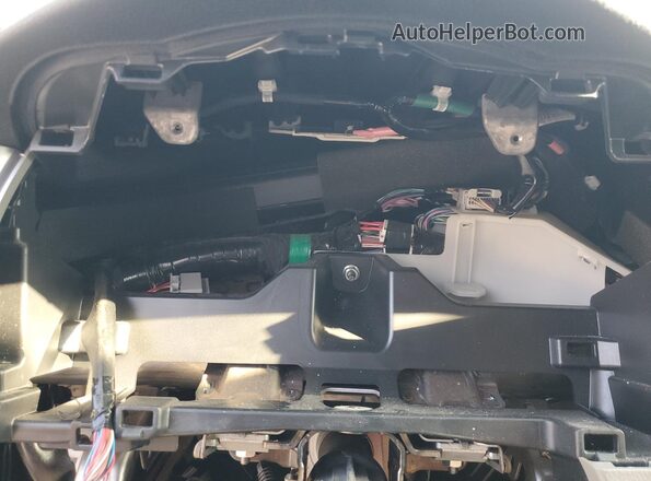 5TDKZRFHXJS547033 2018 TOYOTA HIGHLANDER White Instrument cluster view
