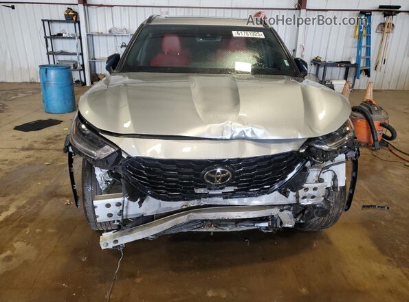 5TDLZRBH3MS138001 2021 TOYOTA HIGHLANDER Silver Widok z przodu