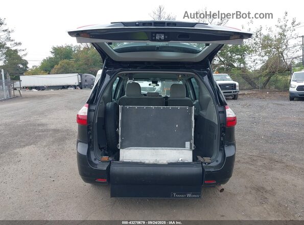 5TDZZ3DC3JS931321 2018 TOYOTA SIENNA Черный 