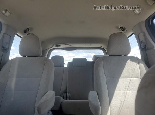5TDZZ3DC3JS952041 2018 TOYOTA SIENNA Серебряный Вид задних сидений