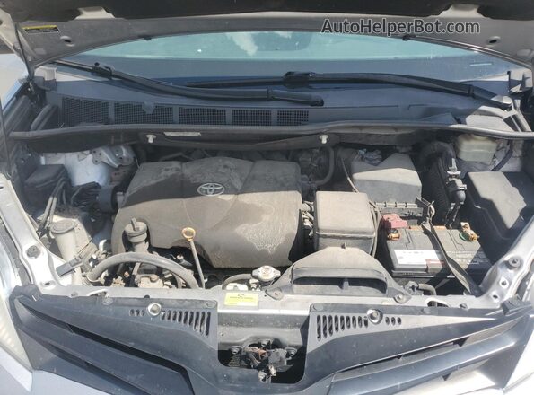 5TDZZ3DC3JS952041 2018 TOYOTA SIENNA Серебряный Вид подкапотного пространства