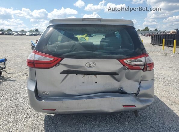 5TDZZ3DC3JS952041 2018 TOYOTA SIENNA Серебряный Вид сзади