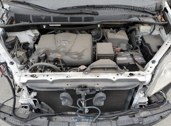 5TDZZ3DC3JS952718 2018 TOYOTA SIENNA White Widok komory silnika