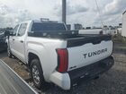 2025 Toyota Tundra Crewmax Sr Белый vin: 5TFKB5DB3SX309631