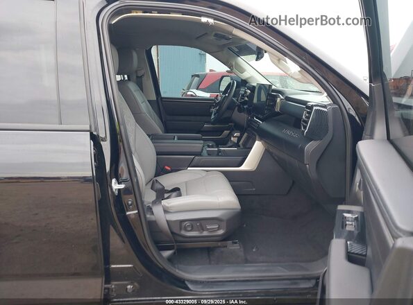 5TFLA5DB1NX054960 2022 TOYOTA TUNDRA Черный Вид салона спереди