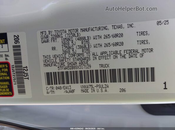 5TFWA5DB8SX317129 2025 TOYOTA LIMITED White Vista del compartimento del motor