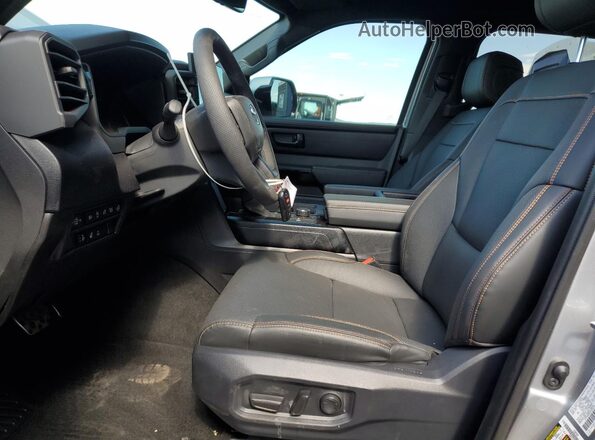 5TFWA5DBXSX253675 2025 TOYOTA LIMITED Silver Вид салону спереду