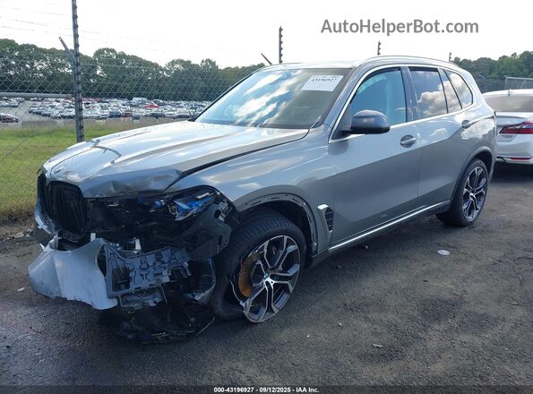 5UX13EU01R9V12165 2024 BMW X5 Silver Przód lewy