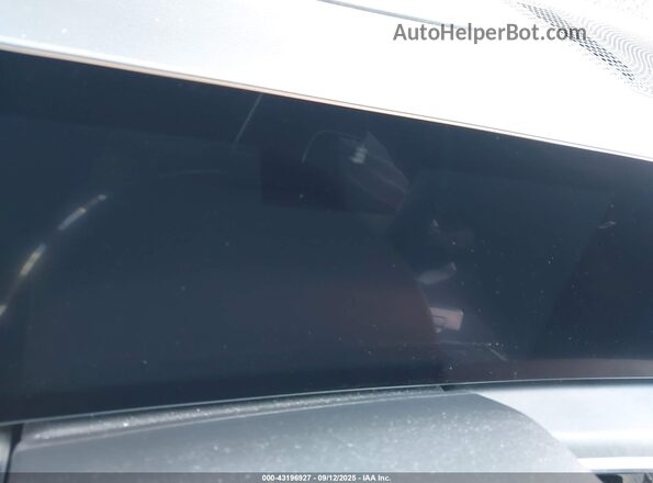 5UX13EU01R9V12165 2024 BMW X5 Silver Widok tylnych siedzeń